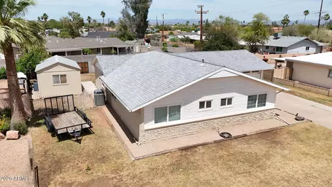 View/Area - 3122 E Shangri La Rd, Phoenix, AZ 85028 photo 1 of 8