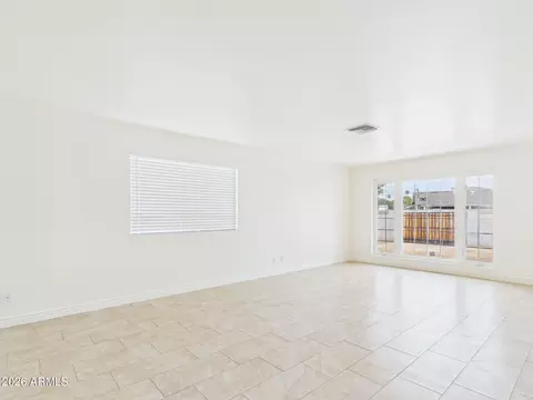 Living - 3122 E Shangri La Rd, Phoenix, AZ 85028 photo 3 of 5