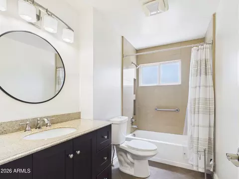 Bath - 3122 E Shangri La Rd, Phoenix, AZ 85028 photo 2 of 2