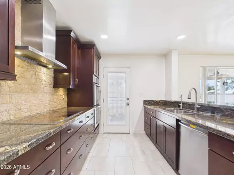 Kitchen - 3122 E Shangri La Rd, Phoenix, AZ 85028 photo 4 of 5