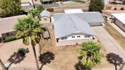 View/Area - 3122 E Shangri La Rd, Phoenix, AZ 85028 photo 3 of 8