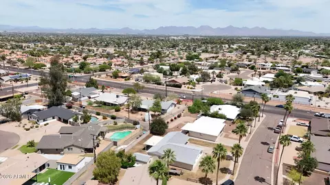 View/Area - 3122 E Shangri La Rd, Phoenix, AZ 85028 photo 8 of 8