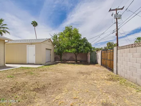 Exterior - 3122 E Shangri La Rd, Phoenix, AZ 85028 photo 3 of 3