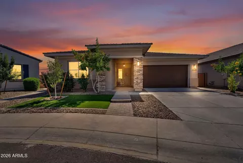 32649 N Woodside Dr, San Tan Valley, AZ 85143