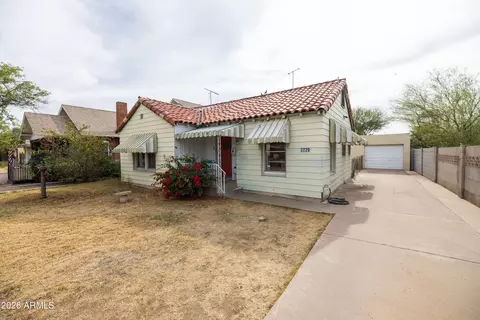 2220 N Edgemere St, Phoenix, AZ 85006