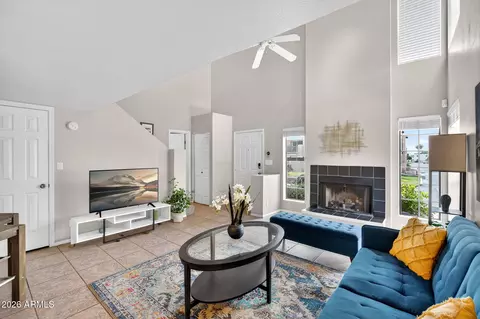 Living - 5402 E Windsor Ave #41, Phoenix, AZ 85008 photo 2 of 3