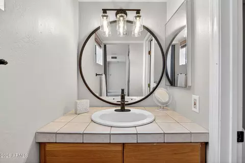 Bath - 5402 E Windsor Ave #41, Phoenix, AZ 85008 photo 1 of 2