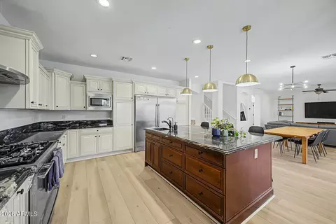 Kitchen - 134 E Frances Ln, Gilbert, AZ 85295 photo 3 of 4
