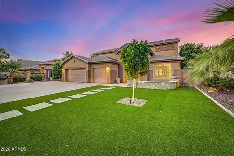 Exterior - 134 E Frances Ln, Gilbert, AZ 85295 photo 5 of 14