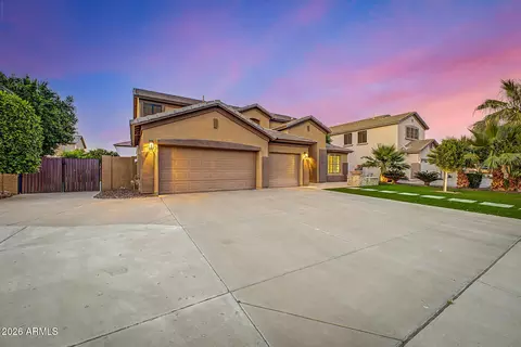 Exterior - 134 E Frances Ln, Gilbert, AZ 85295 photo 3 of 14