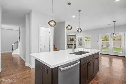 Kitchen - 620 N Pheasant Dr, Gilbert, AZ 85234 photo 5 of 8