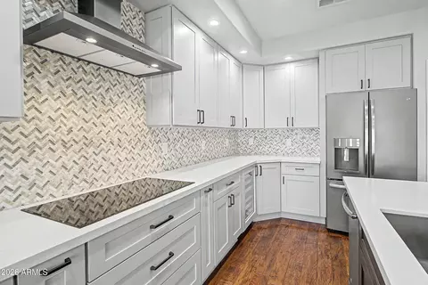 Kitchen - 620 N Pheasant Dr, Gilbert, AZ 85234 photo 4 of 8