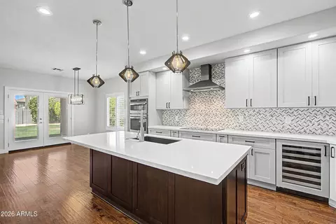 Kitchen - 620 N Pheasant Dr, Gilbert, AZ 85234 photo 6 of 8