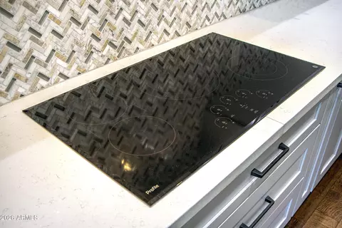 Kitchen - 620 N Pheasant Dr, Gilbert, AZ 85234 photo 7 of 8