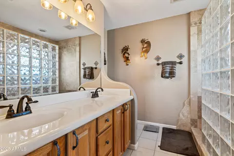 Bath - 33449 N 10th St, Phoenix, AZ 85085 photo 1 of 3