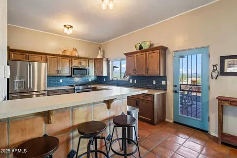Kitchen - 33449 N 10th St, Phoenix, AZ 85085 photo 5 of 5