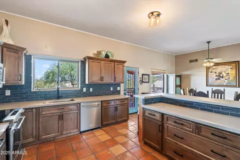 Kitchen - 33449 N 10th St, Phoenix, AZ 85085 photo 1 of 5