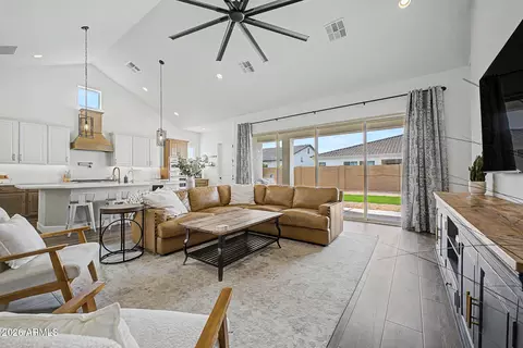 Living - 1016 W Ridge Rd, Apache Junction, AZ 85120 photo 1 of 3