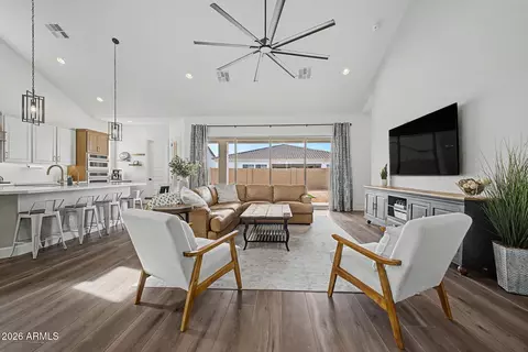 Living - 1016 W Ridge Rd, Apache Junction, AZ 85120 photo 2 of 3