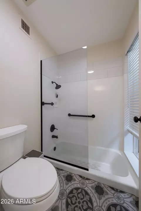 Bath - 1651 S Ash St, Mesa, AZ 85202 photo 2 of 4