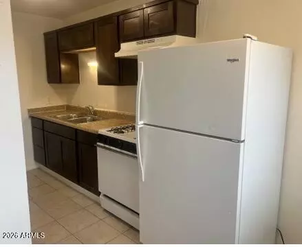 Kitchen - 9643 N 10th Ave, Phoenix, AZ 85021 photo 2 of 2