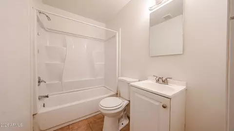 Bath - 9643 N 10th Ave, Phoenix, AZ 85021 photo 1 of 3