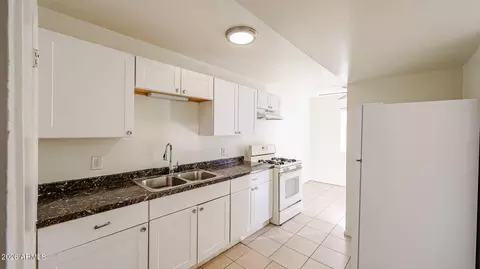Kitchen - 9643 N 10th Ave, Phoenix, AZ 85021 photo 1 of 2