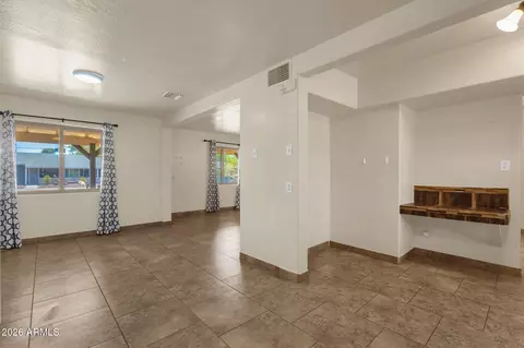 Living - 1020 E Oregon Ave, Phoenix, AZ 85014 photo 4 of 4