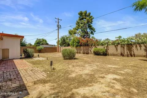 Exterior - 1020 E Oregon Ave, Phoenix, AZ 85014 photo 5 of 9