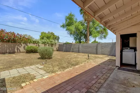 Exterior - 1020 E Oregon Ave, Phoenix, AZ 85014 photo 4 of 9