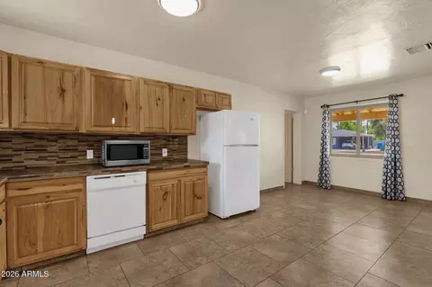 Kitchen - 1020 E Oregon Ave, Phoenix, AZ 85014 photo 2 of 5