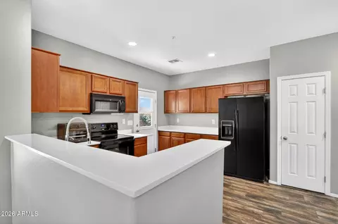 Kitchen - 1541 S Malabar Ln, Gilbert, AZ 85296 photo 1 of 5