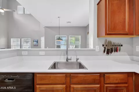 Kitchen - 1541 S Malabar Ln, Gilbert, AZ 85296 photo 5 of 5