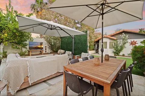 Exterior - 802 E Forest Hills Dr, Phoenix, AZ 85022 photo 7 of 36