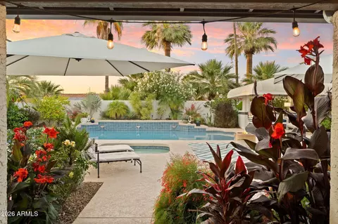 Exterior - 802 E Forest Hills Dr, Phoenix, AZ 85022 photo 12 of 36