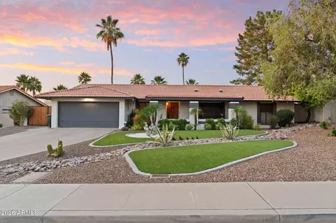 Exterior - 802 E Forest Hills Dr, Phoenix, AZ 85022 photo 2 of 36