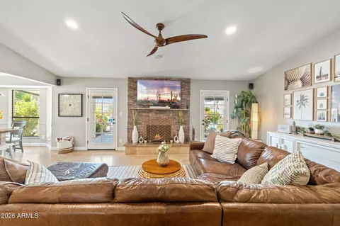 Living - 802 E Forest Hills Dr, Phoenix, AZ 85022 photo 5 of 8