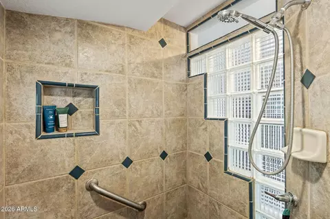 Bath - 802 E Forest Hills Dr, Phoenix, AZ 85022 photo 4 of 6