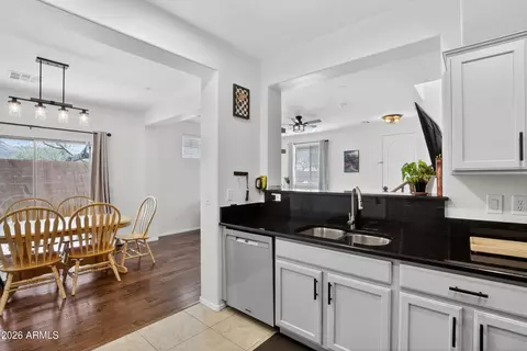 Kitchen - 25933 N 53rd Dr, Phoenix, AZ 85083 photo 4 of 4
