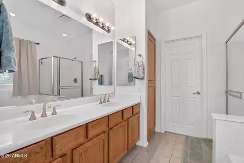 Bath - 25933 N 53rd Dr, Phoenix, AZ 85083 photo 2 of 4