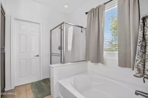 Bath - 25933 N 53rd Dr, Phoenix, AZ 85083 photo 3 of 4