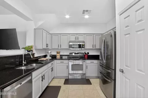 Kitchen - 25933 N 53rd Dr, Phoenix, AZ 85083 photo 1 of 4
