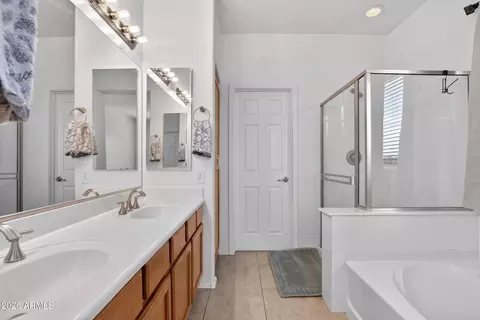 Bath - 25933 N 53rd Dr, Phoenix, AZ 85083 photo 1 of 4