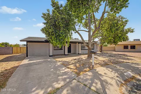 913 W Saint John Rd, Phoenix, AZ 85023