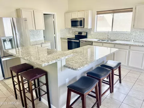 9025 S 6th St, Phoenix, AZ 85042