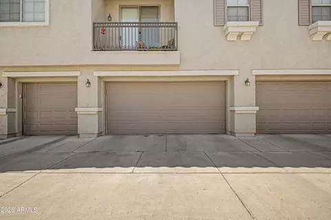 Exterior - 2965 E Dunbar Dr, Phoenix, AZ 85042 photo 2 of 12