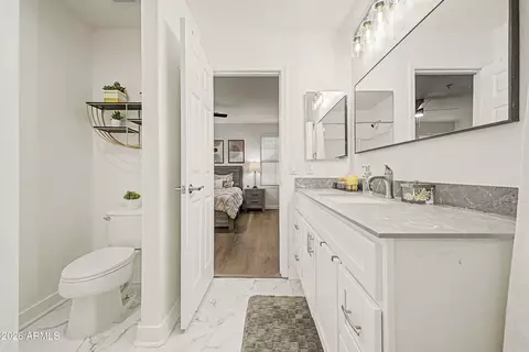 Bath - 2965 E Dunbar Dr, Phoenix, AZ 85042 photo 3 of 4