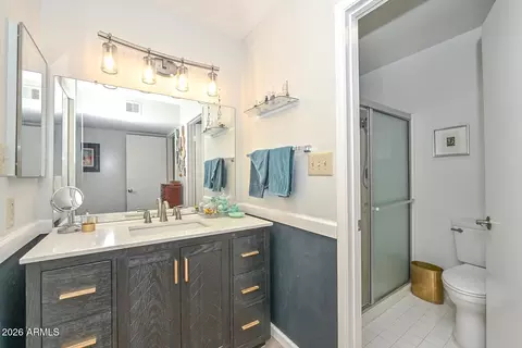 Bath - 6237 N 22nd Dr, Phoenix, AZ 85015 photo 2 of 3