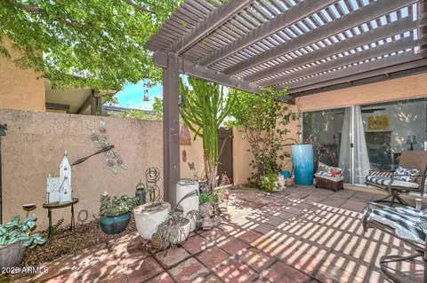 Exterior - 6237 N 22nd Dr, Phoenix, AZ 85015 photo 2 of 8