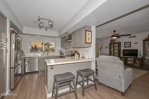Kitchen - 6237 N 22nd Dr, Phoenix, AZ 85015 photo 4 of 5
